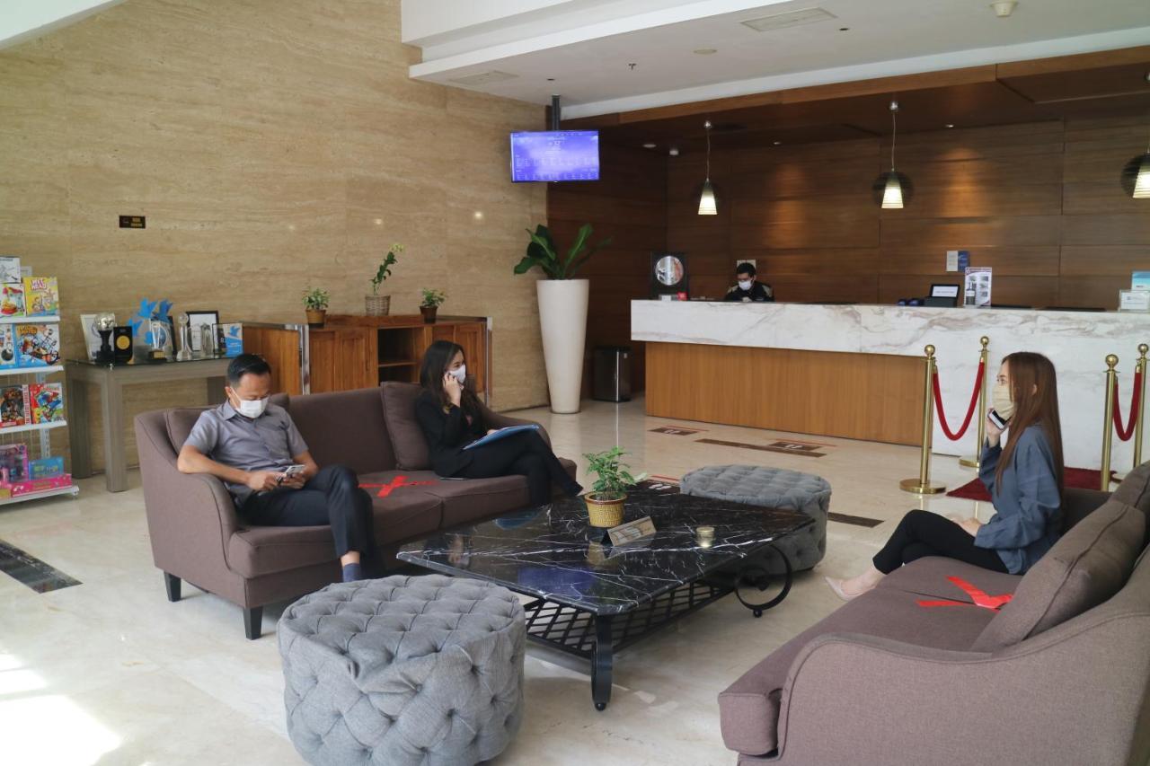 Grand Mercure Solo Baru Exterior photo