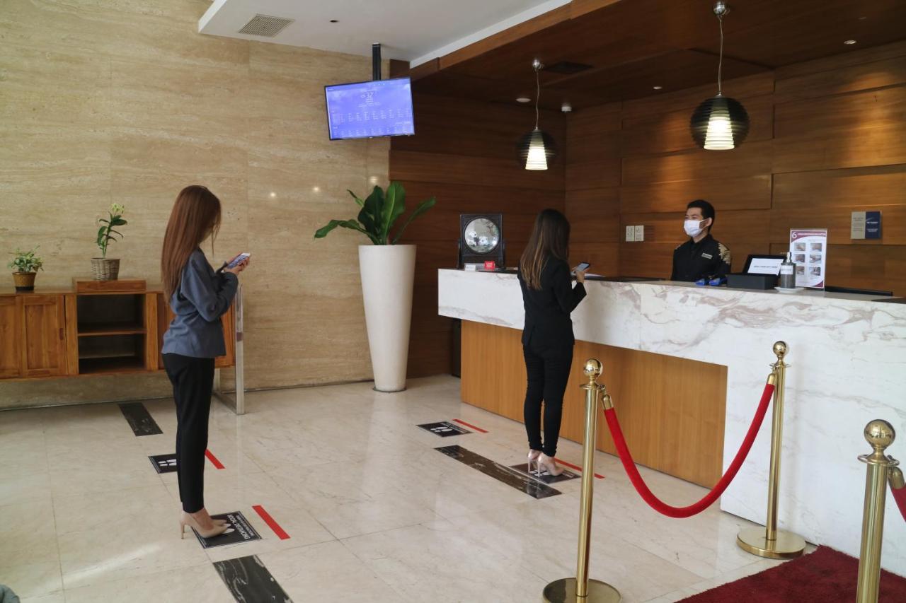 Grand Mercure Solo Baru Exterior photo