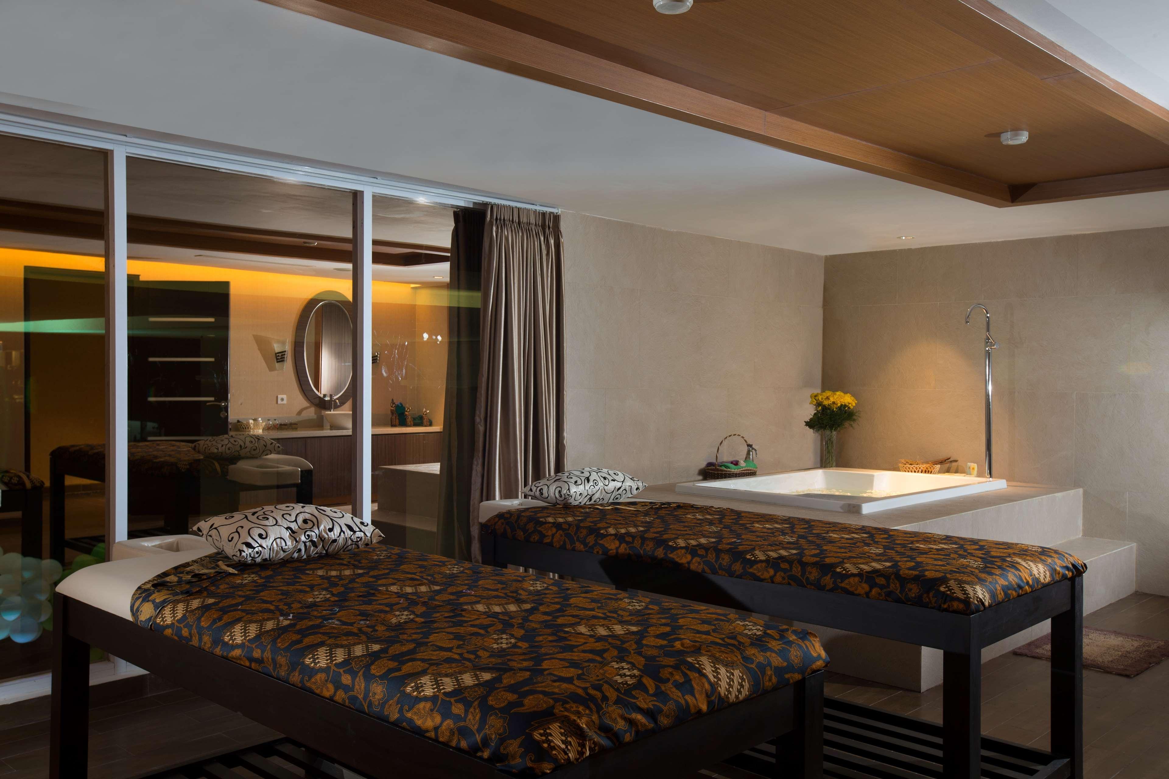 Grand Mercure Solo Baru Exterior photo