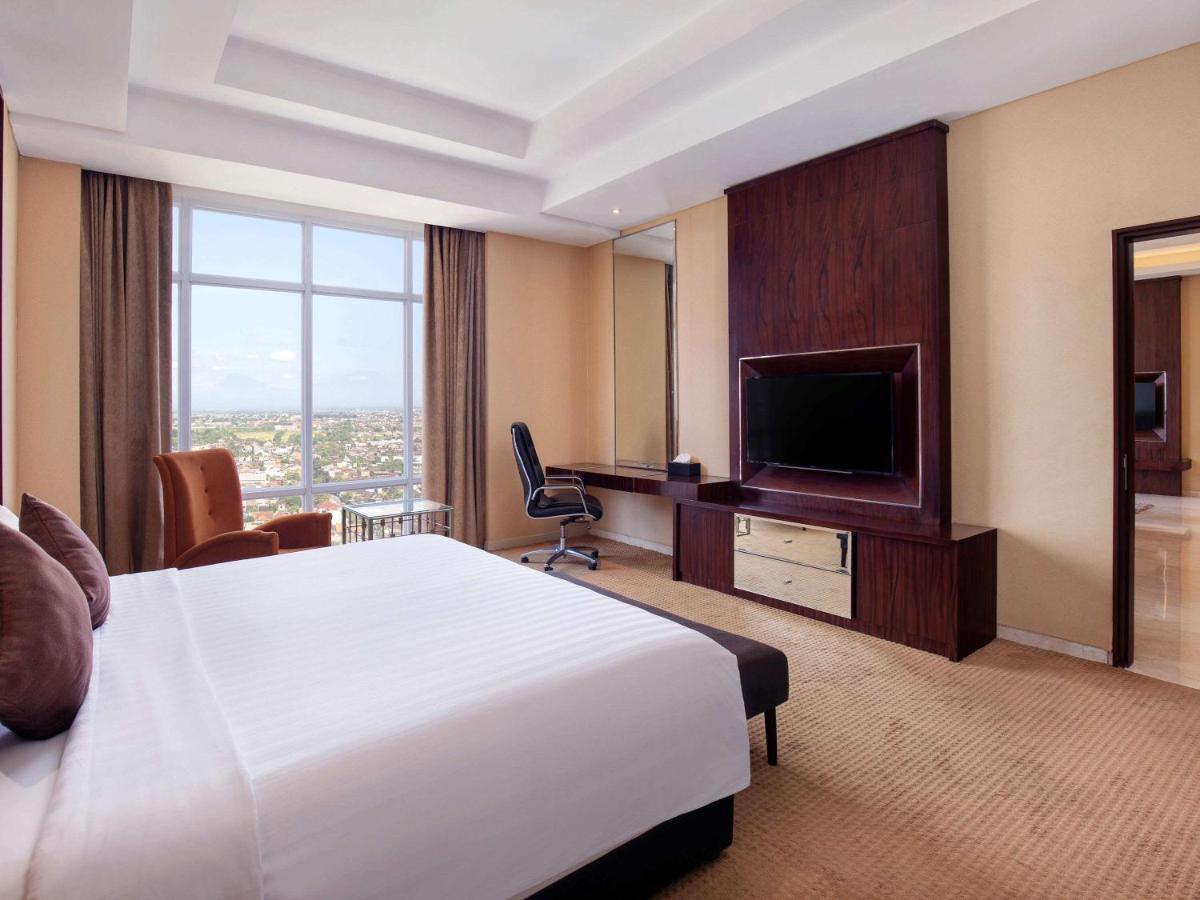 Grand Mercure Solo Baru Exterior photo