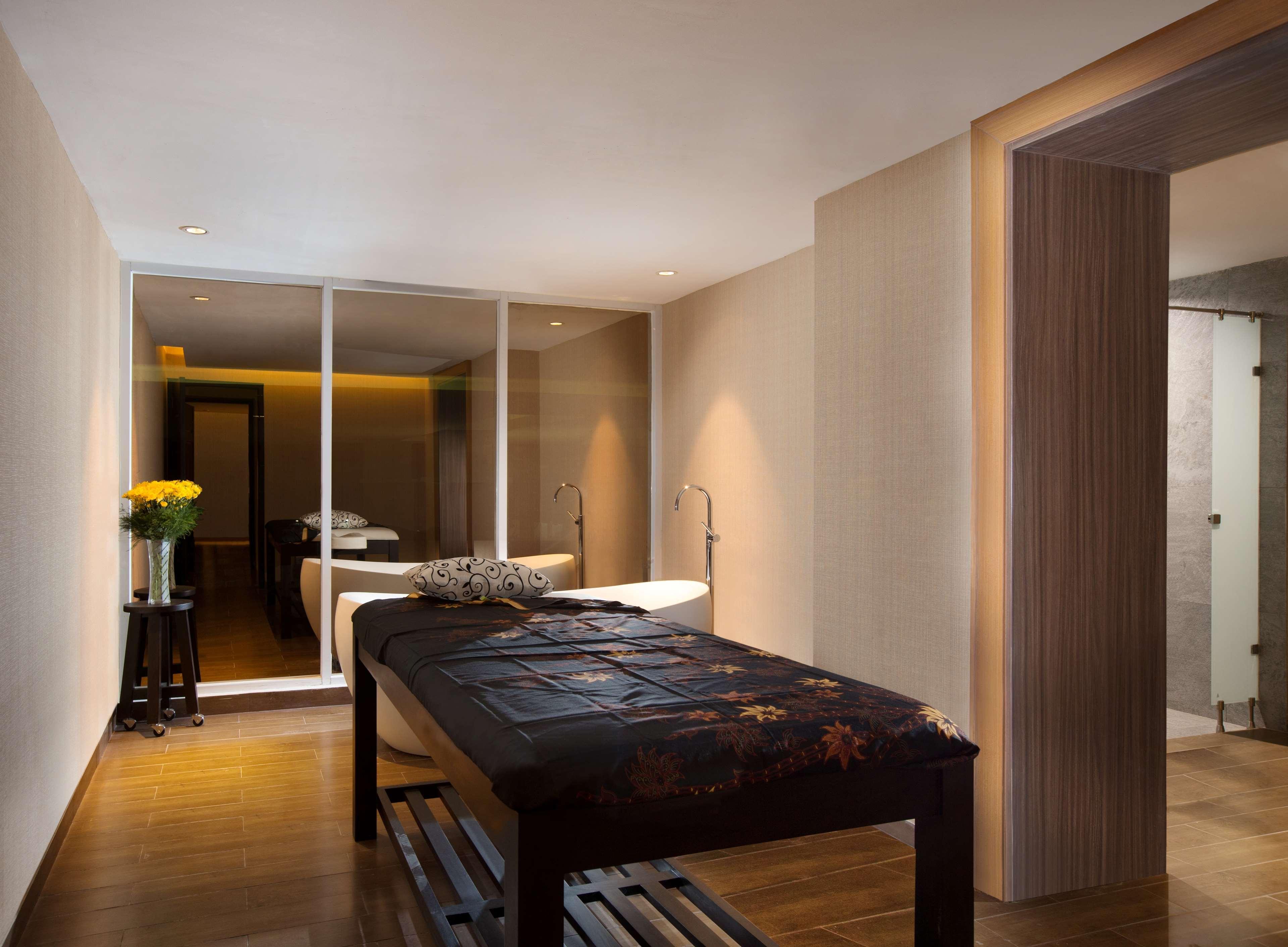 Grand Mercure Solo Baru Exterior photo
