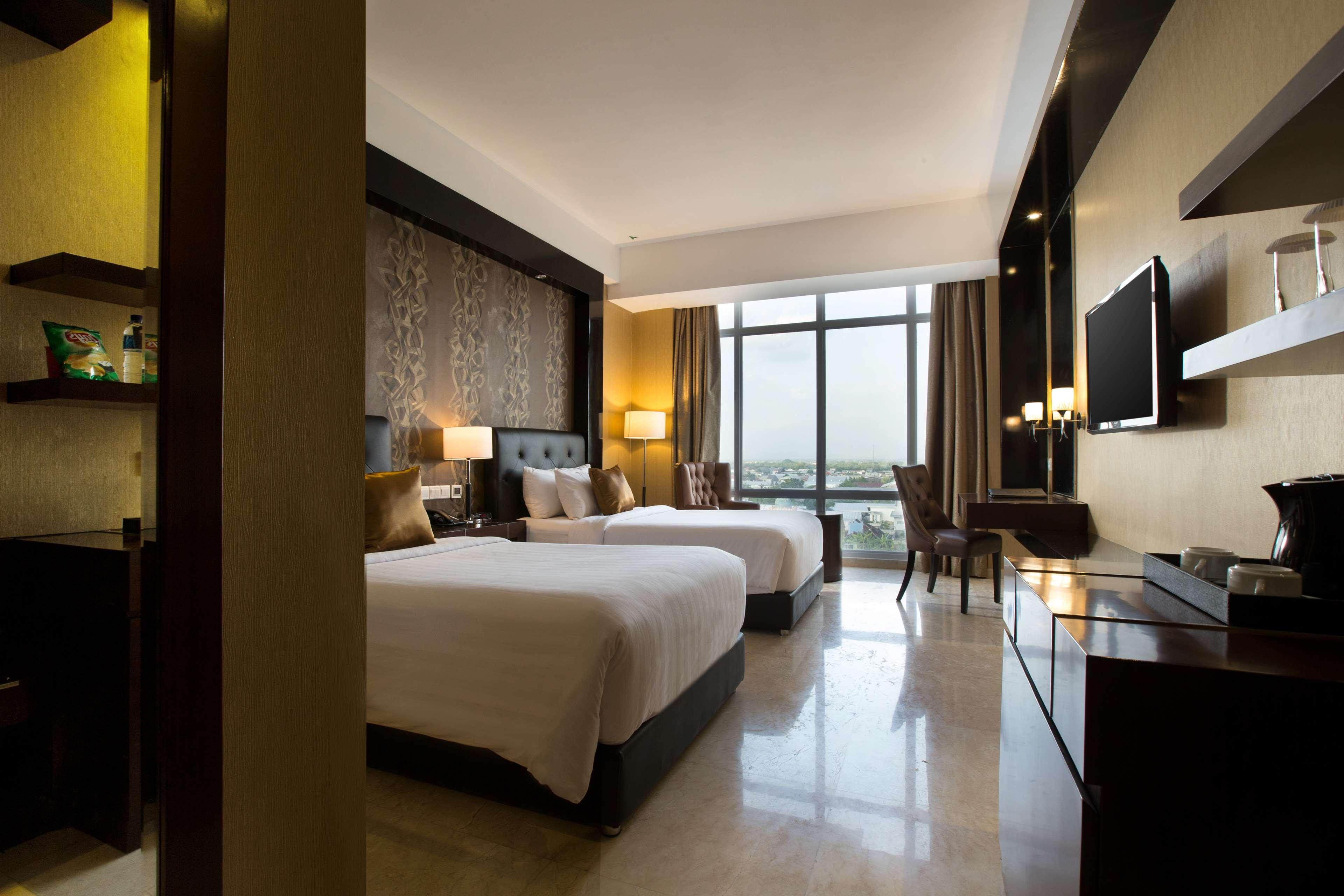 Grand Mercure Solo Baru Exterior photo