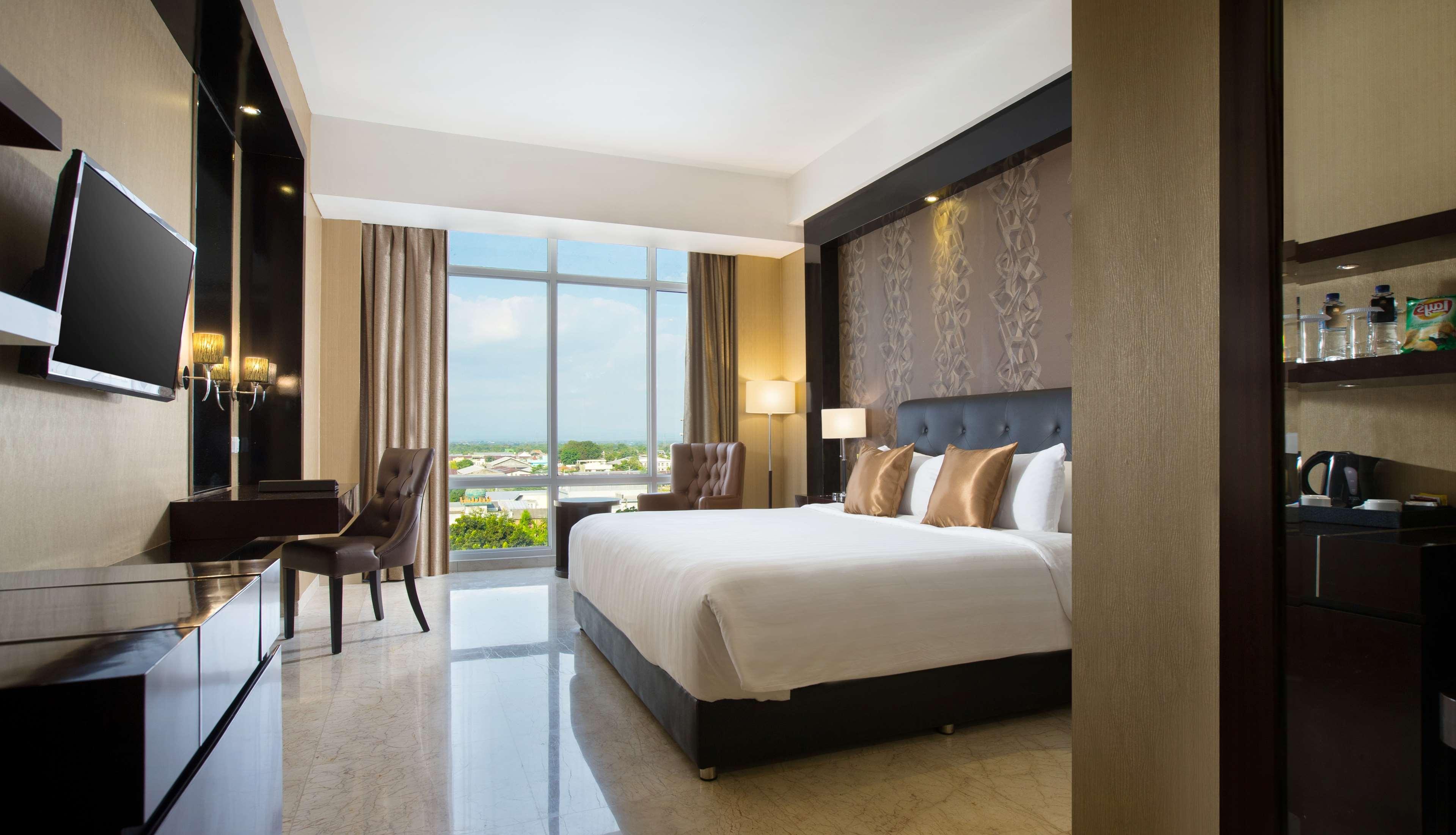 Grand Mercure Solo Baru Exterior photo